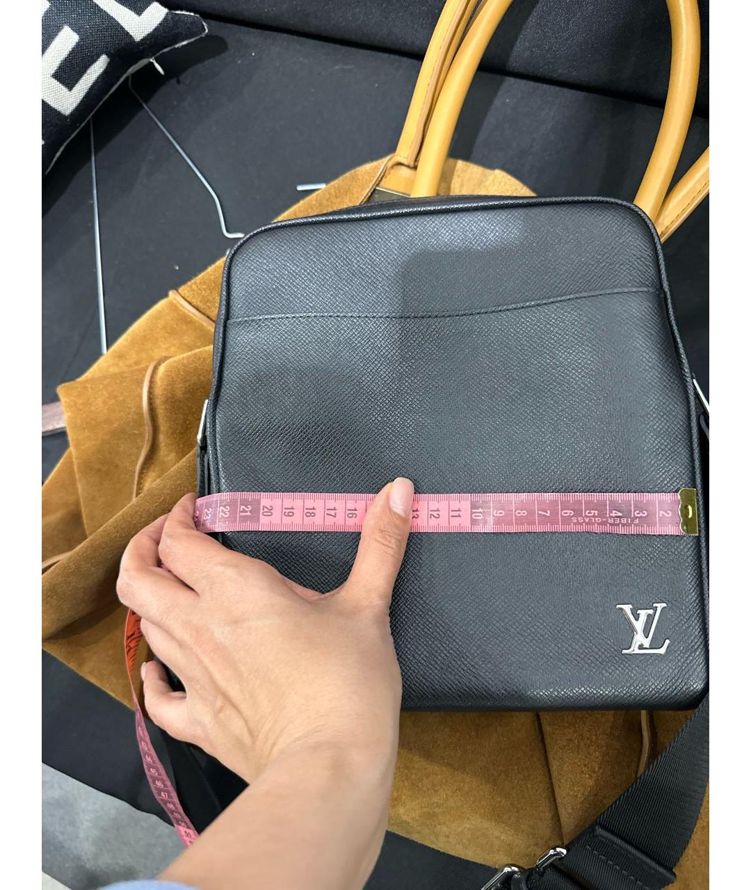 LOUIS VUITTON Черная кожаная сумка на плечо, фото 4