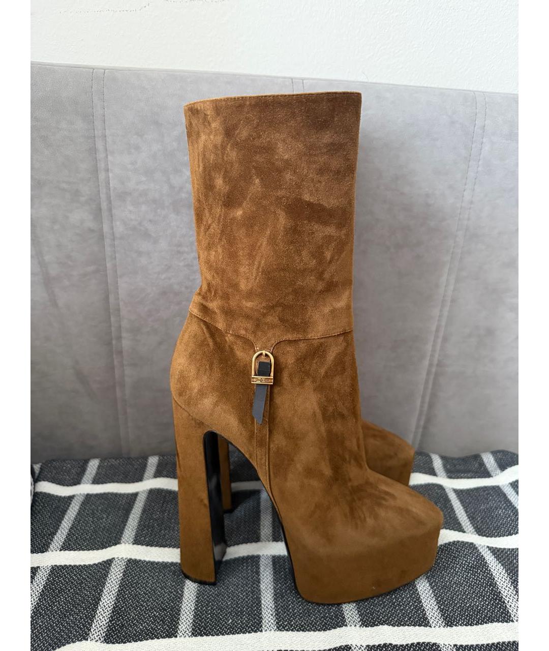 SAINT LAURENT Коричневые замшевые ботильоны, фото 2