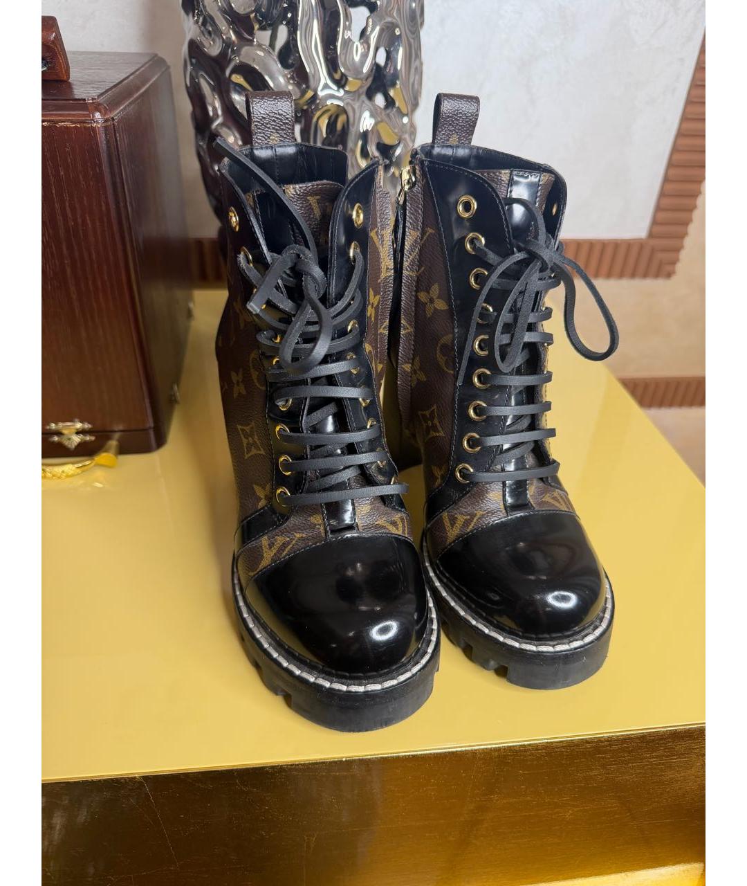 LOUIS VUITTON Коричневые ботильоны, фото 2