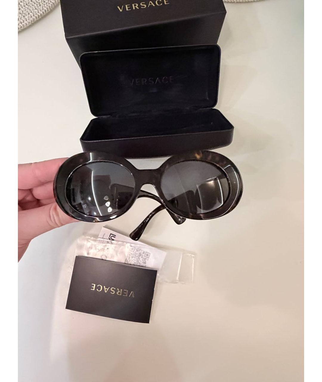 VALENTINO Черные пластиковые солнцезащитные очки, фото 3