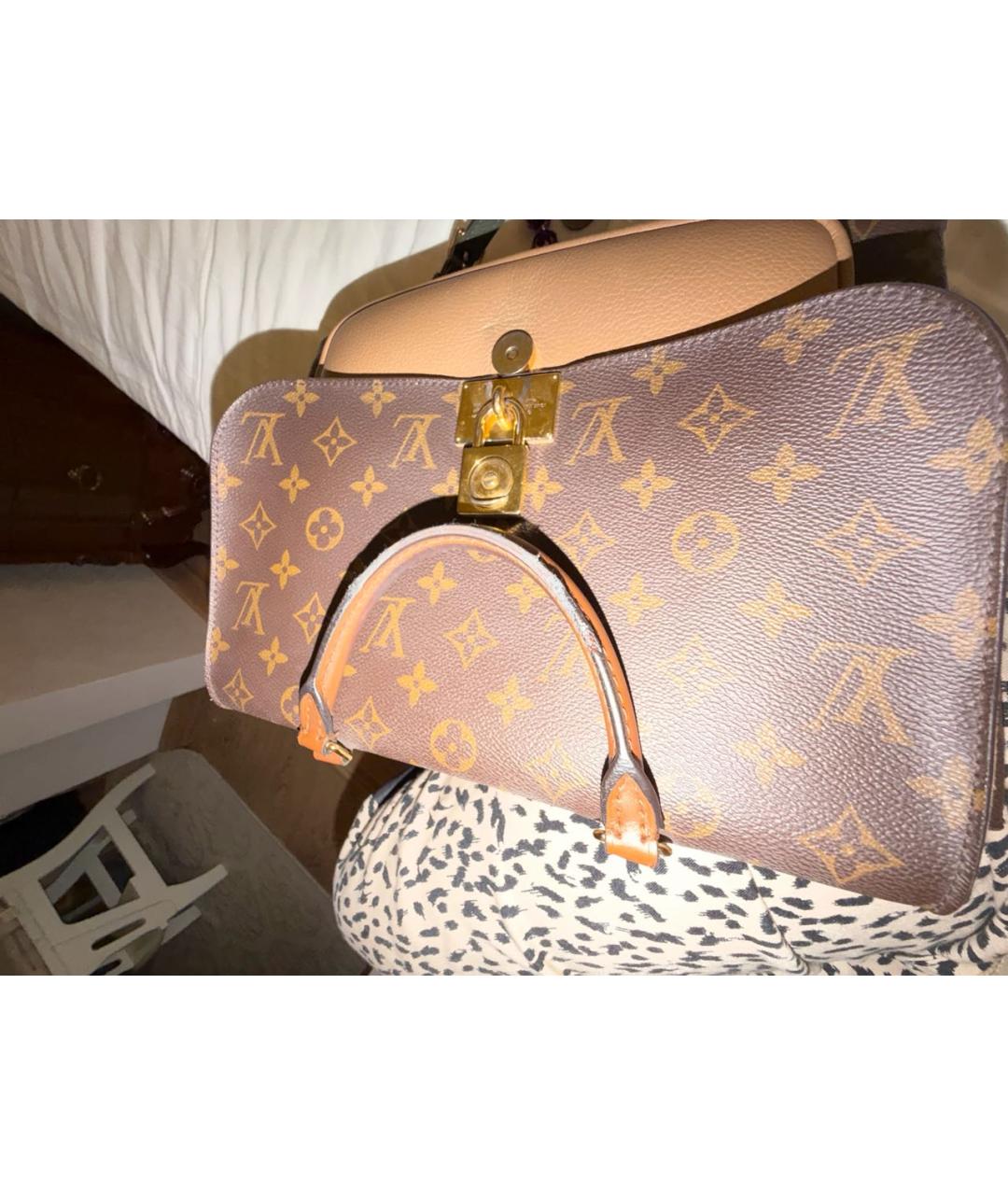 LOUIS VUITTON Коричневая кожаная сумка через плечо, фото 6