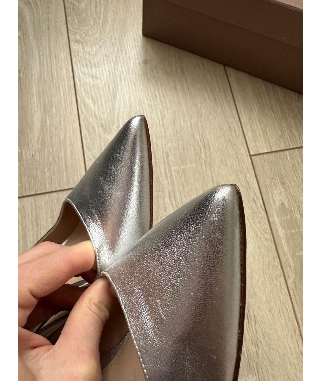 GIANVITO ROSSI Серебряные кожаные туфли, фото 5