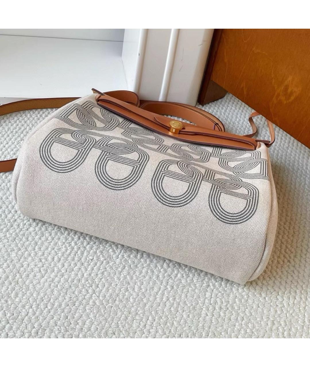 HERMES Бежевая кожаная сумка с короткими ручками, фото 4