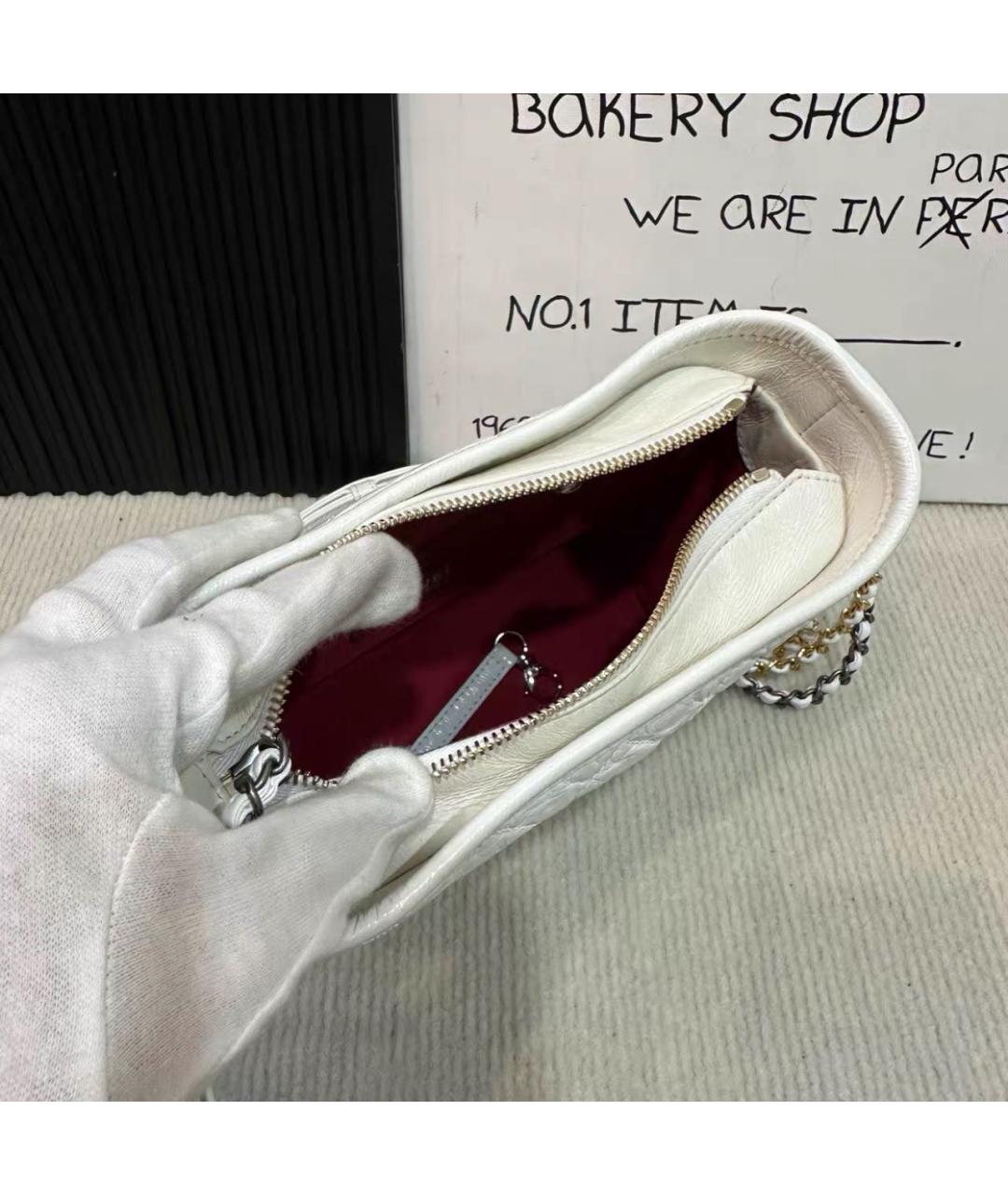 CHANEL Белая кожаная сумка через плечо, фото 8