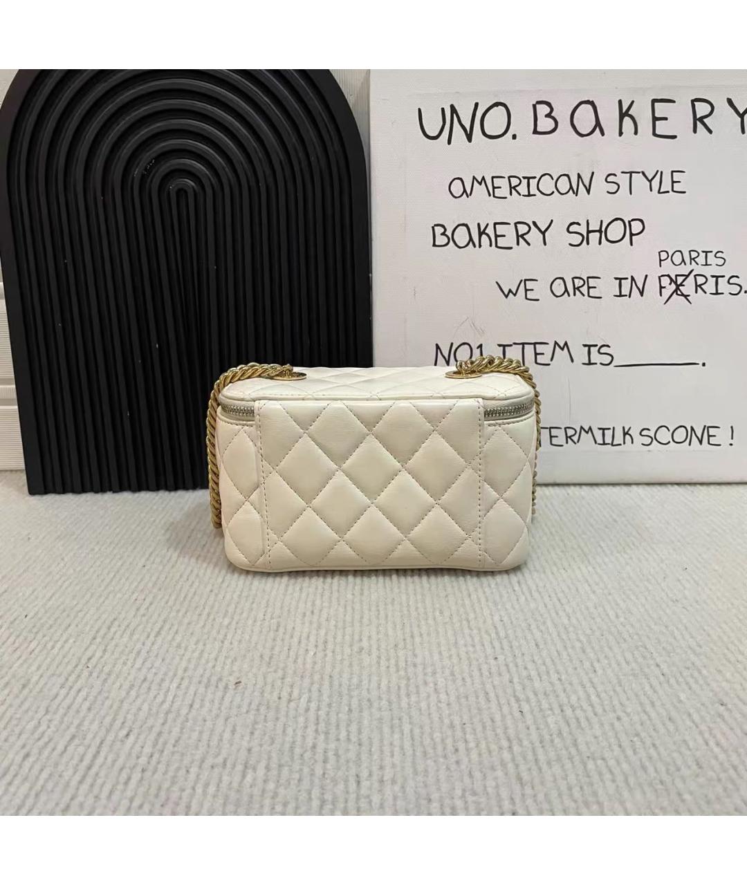 CHANEL Белая кожаная сумка через плечо, фото 2