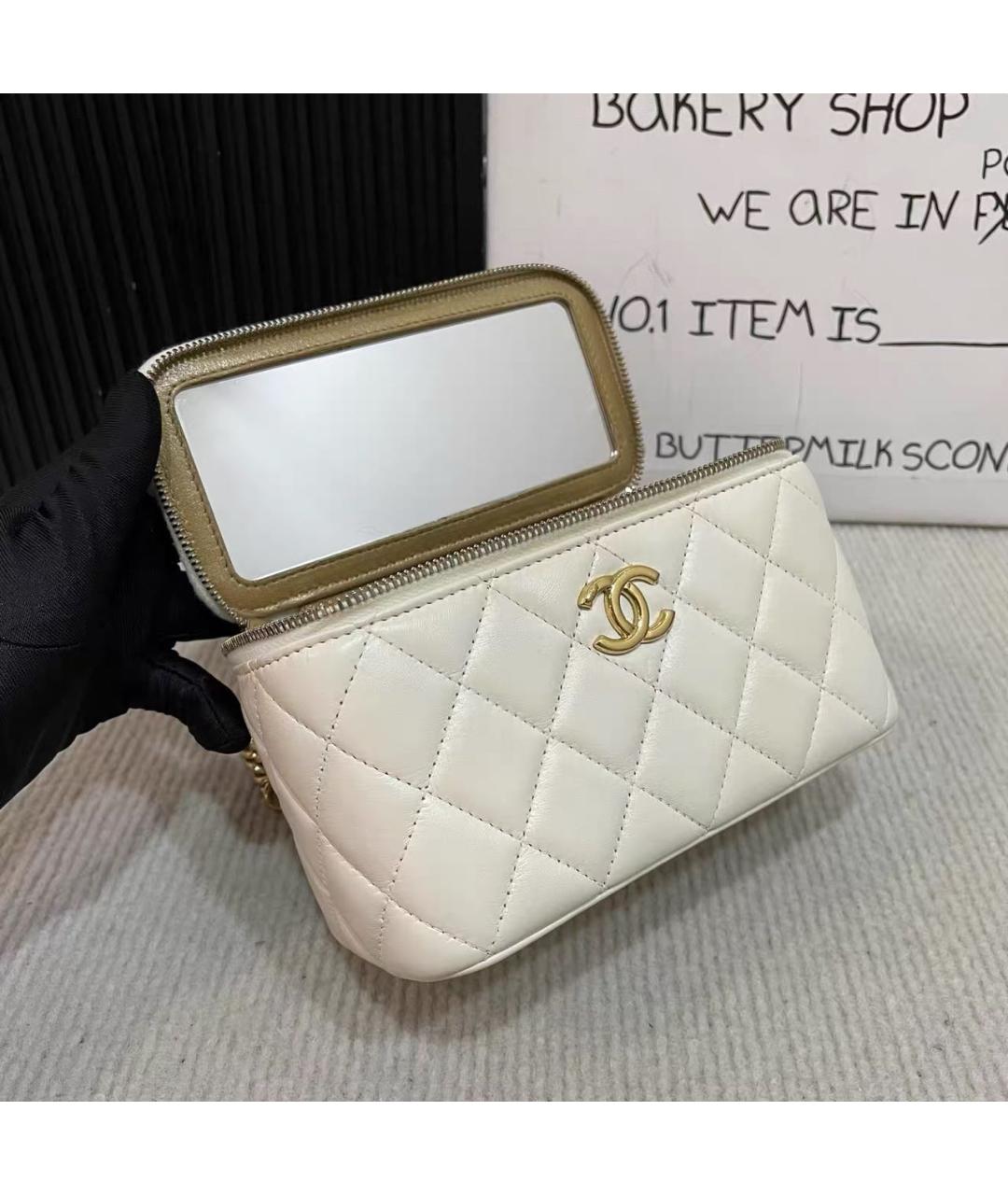 CHANEL Белая кожаная сумка через плечо, фото 6