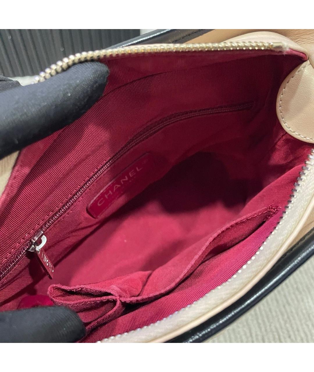 CHANEL Бежевая кожаная сумка через плечо, фото 8