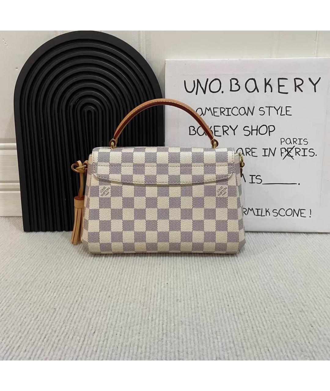 LOUIS VUITTON Бежевая кожаная сумка с короткими ручками, фото 2