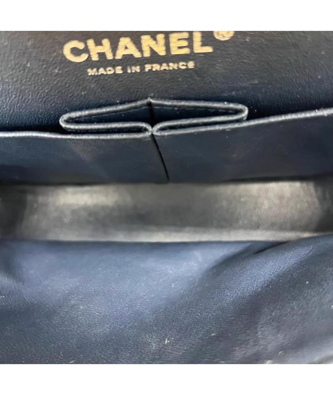 CHANEL Черная сумка через плечо из лакированной кожи, фото 8