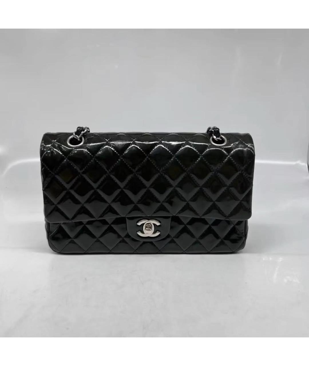 CHANEL Черная сумка через плечо из лакированной кожи, фото 9