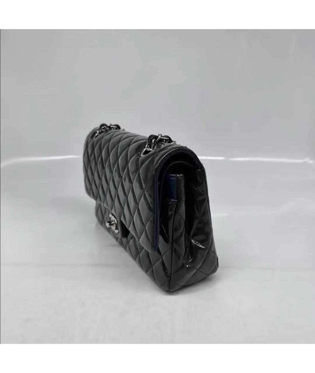 CHANEL Черная сумка через плечо из лакированной кожи, фото 2