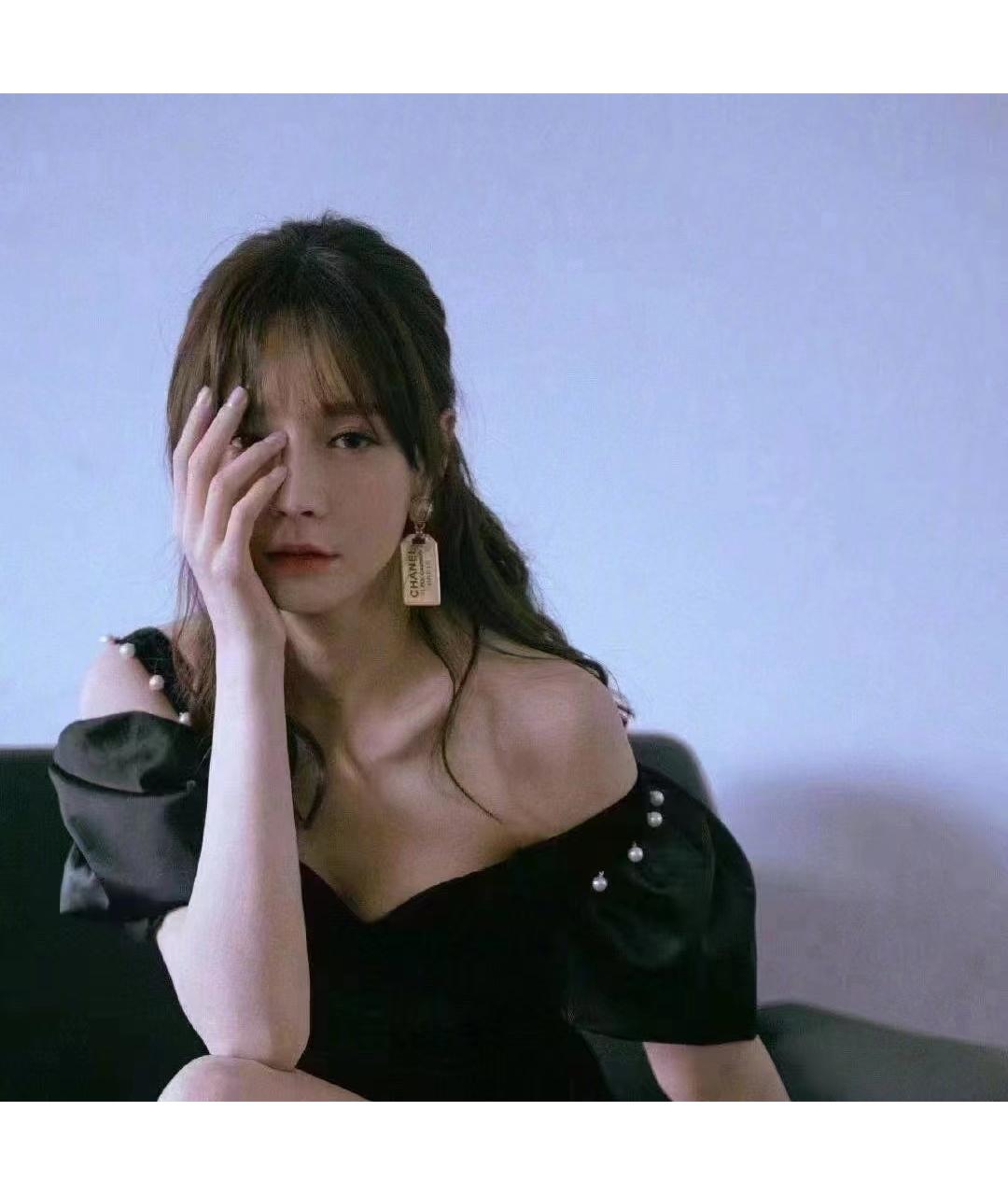 CHANEL Золотые металлические серьги, фото 4