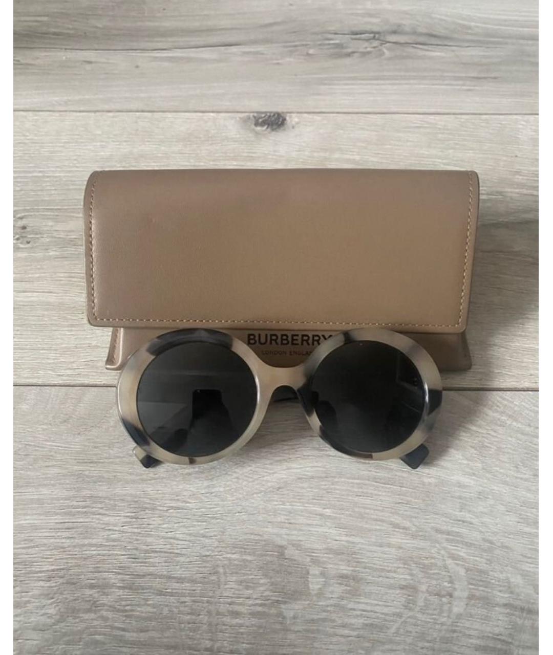 BURBERRY Бежевые пластиковые солнцезащитные очки, фото 5