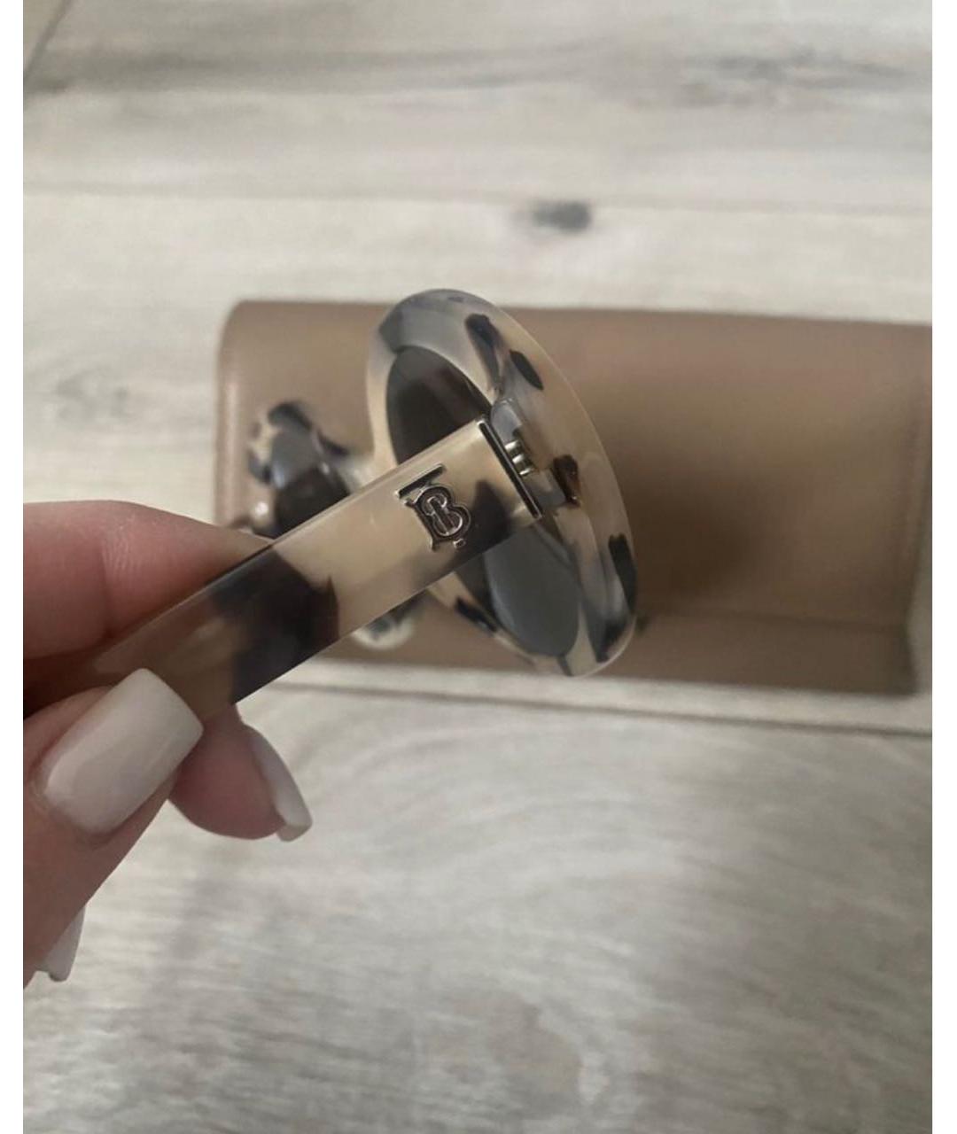 BURBERRY Бежевые пластиковые солнцезащитные очки, фото 2