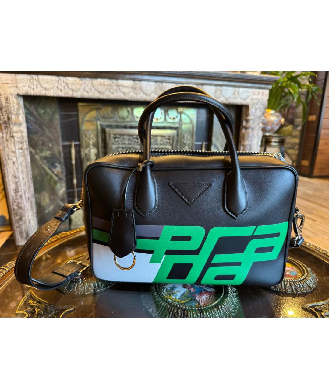 PRADA Черная кожаная сумка с короткими ручками, фото 9