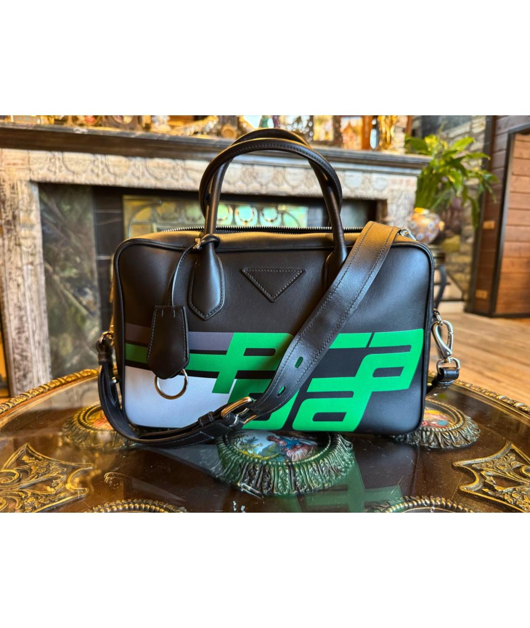 PRADA Черная кожаная сумка с короткими ручками, фото 4