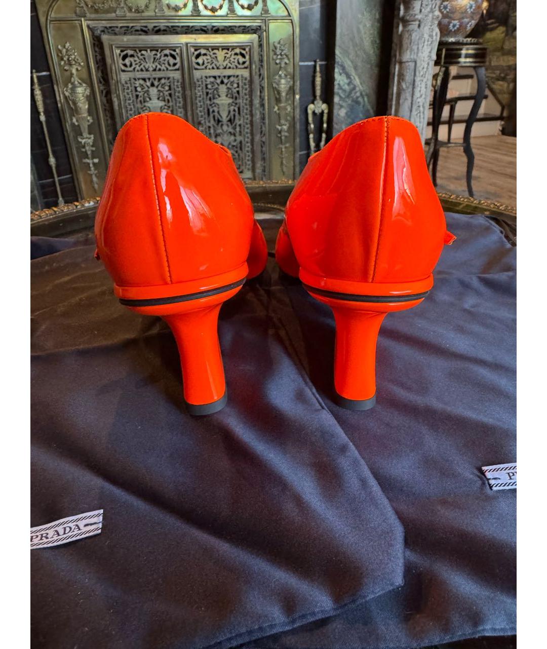 PRADA Оранжевое туфли из лакированной кожи, фото 3