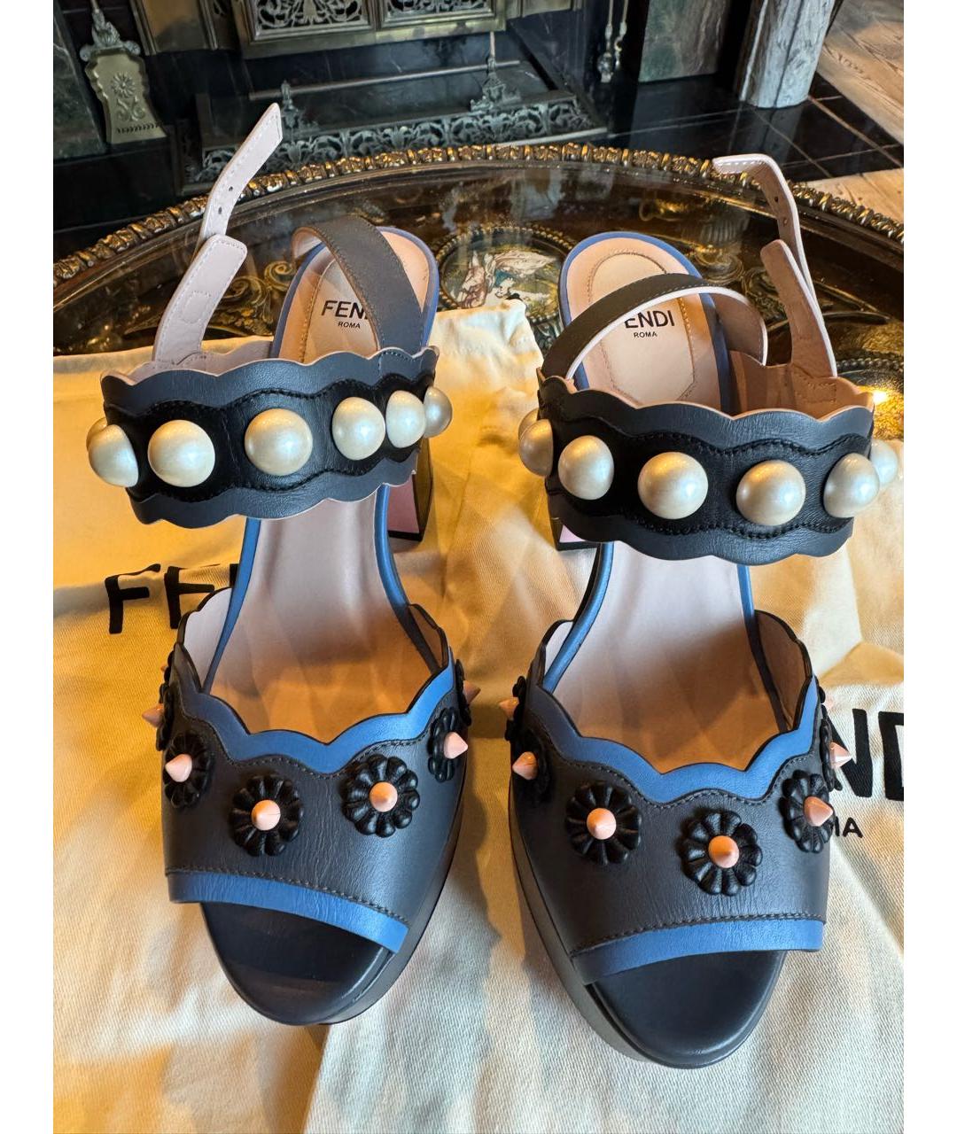 FENDI Черные кожаные босоножки, фото 2