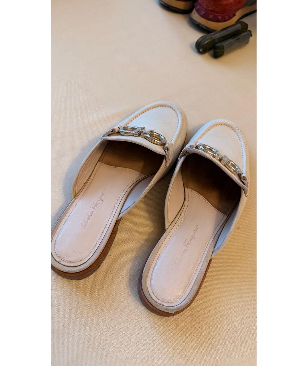 FERRAGAMO Бежевые кожаные мюли, фото 5