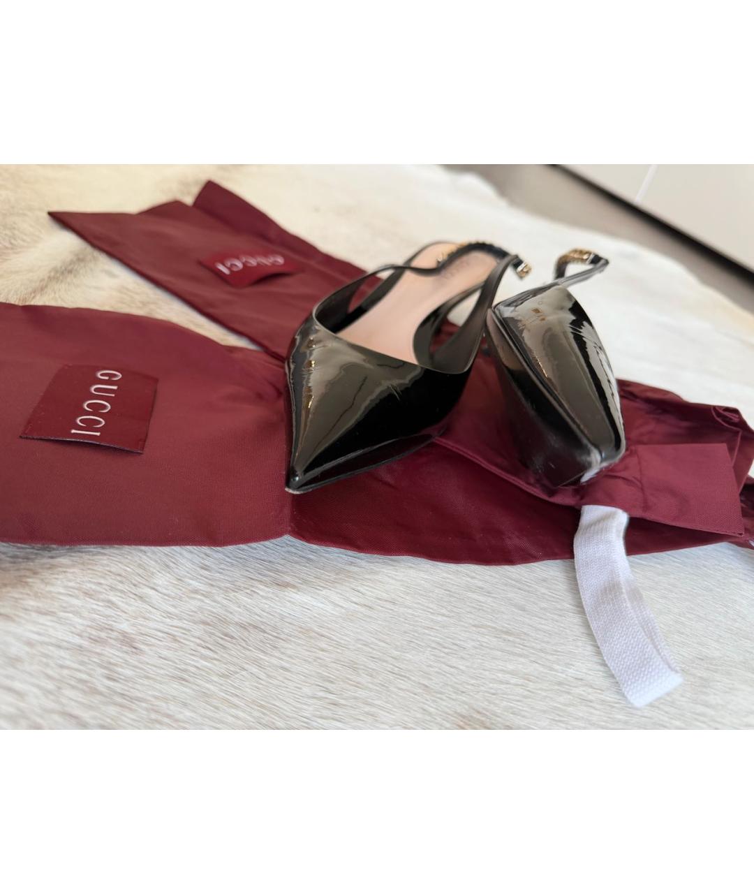 GUCCI Черные лодочки на низком каблуке из лакированной кожи, фото 5