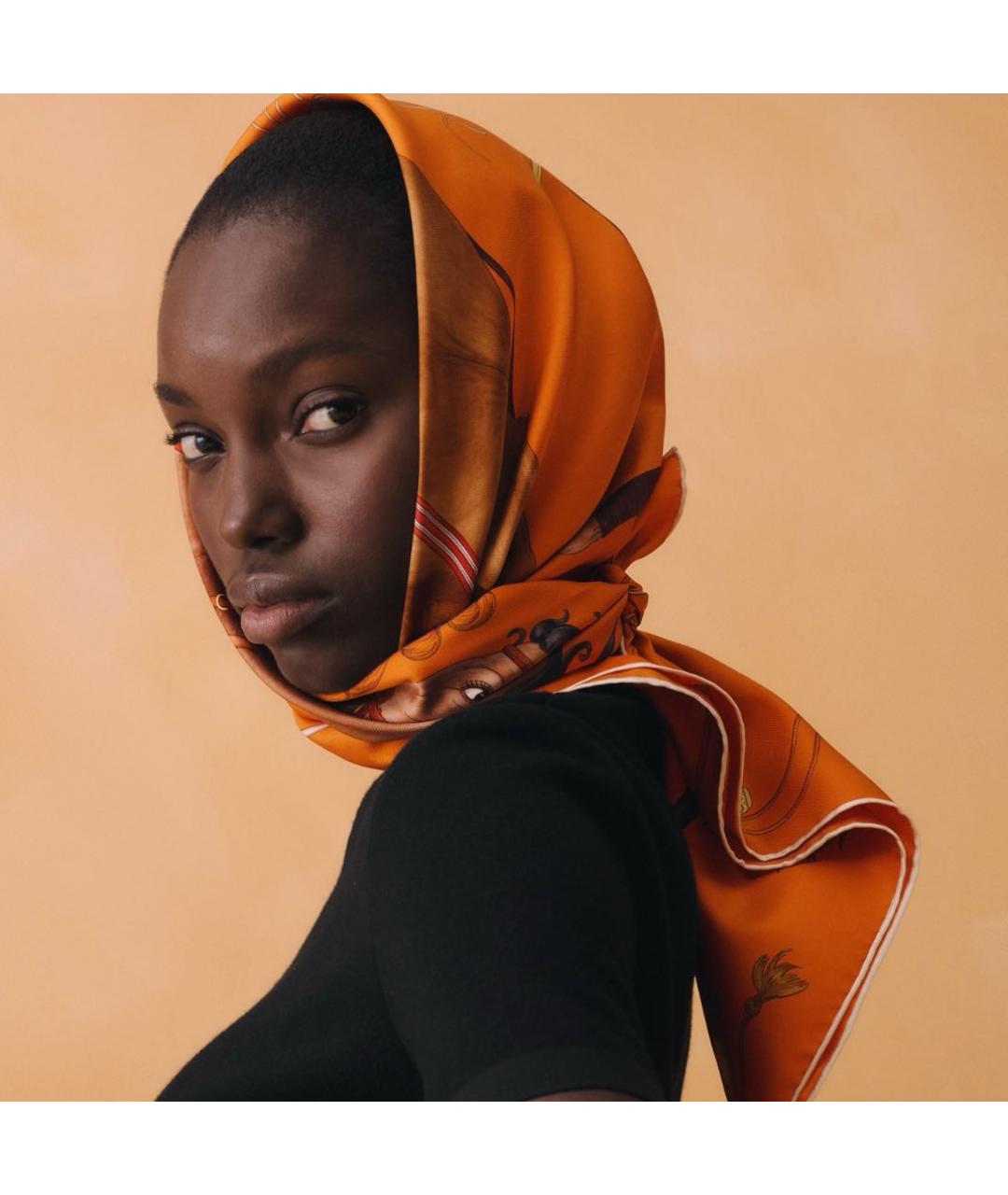 HERMES Оранжевый шелковый платок, фото 2