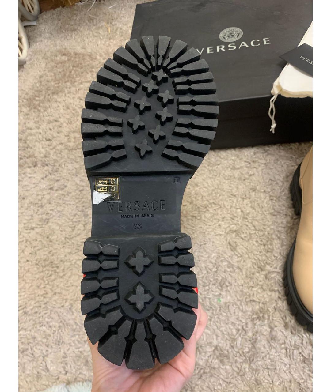 VERSACE Бежевые кожаные ботинки, фото 4