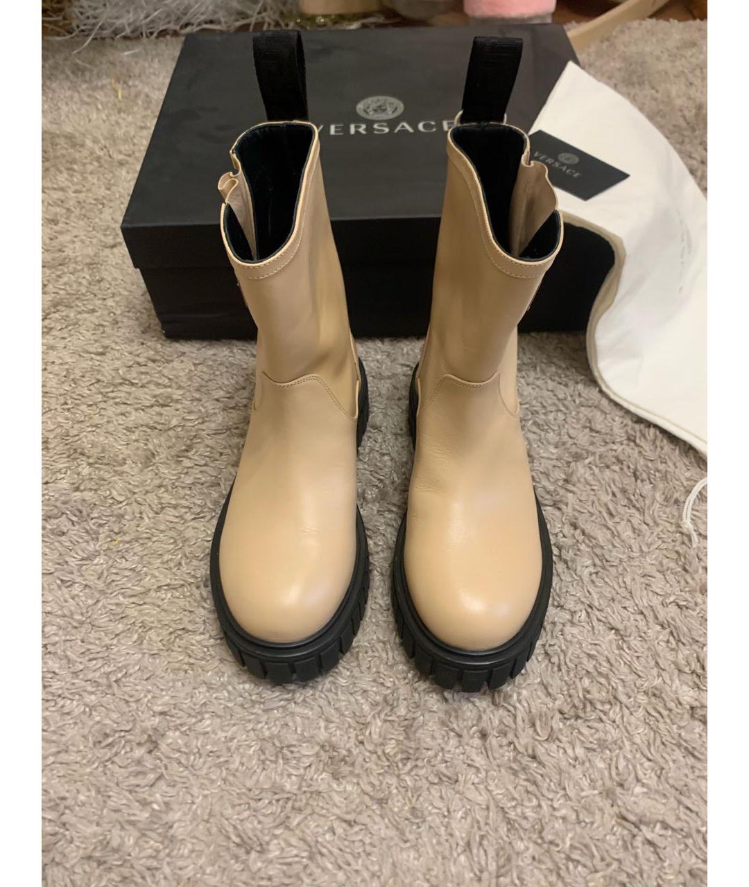 VERSACE Бежевые кожаные ботинки, фото 2