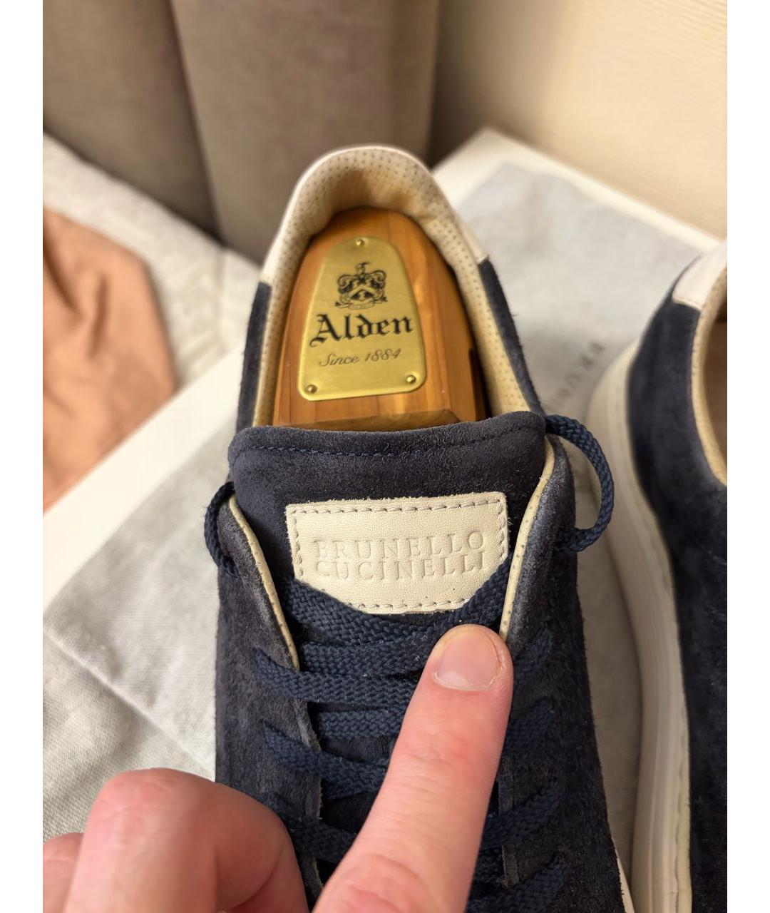 BRUNELLO CUCINELLI Темно-синие замшевые низкие кроссовки / кеды, фото 3