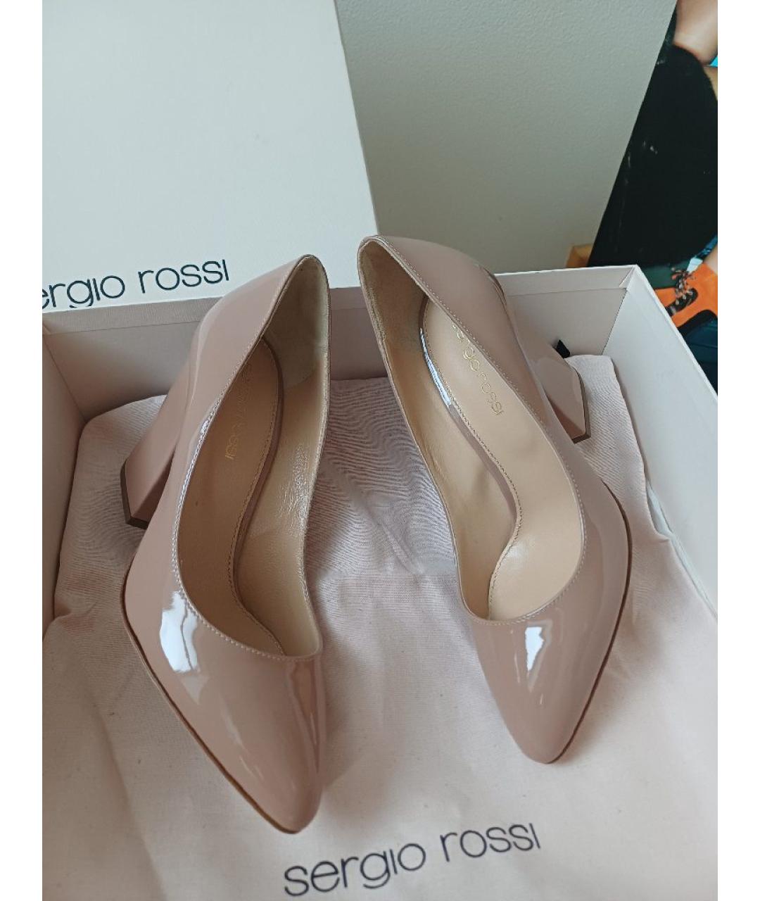 SERGIO ROSSI Бежевые туфли из лакированной кожи, фото 2