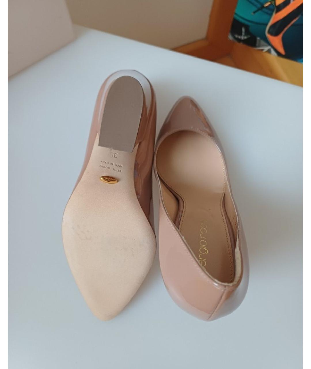 SERGIO ROSSI Бежевые туфли из лакированной кожи, фото 9