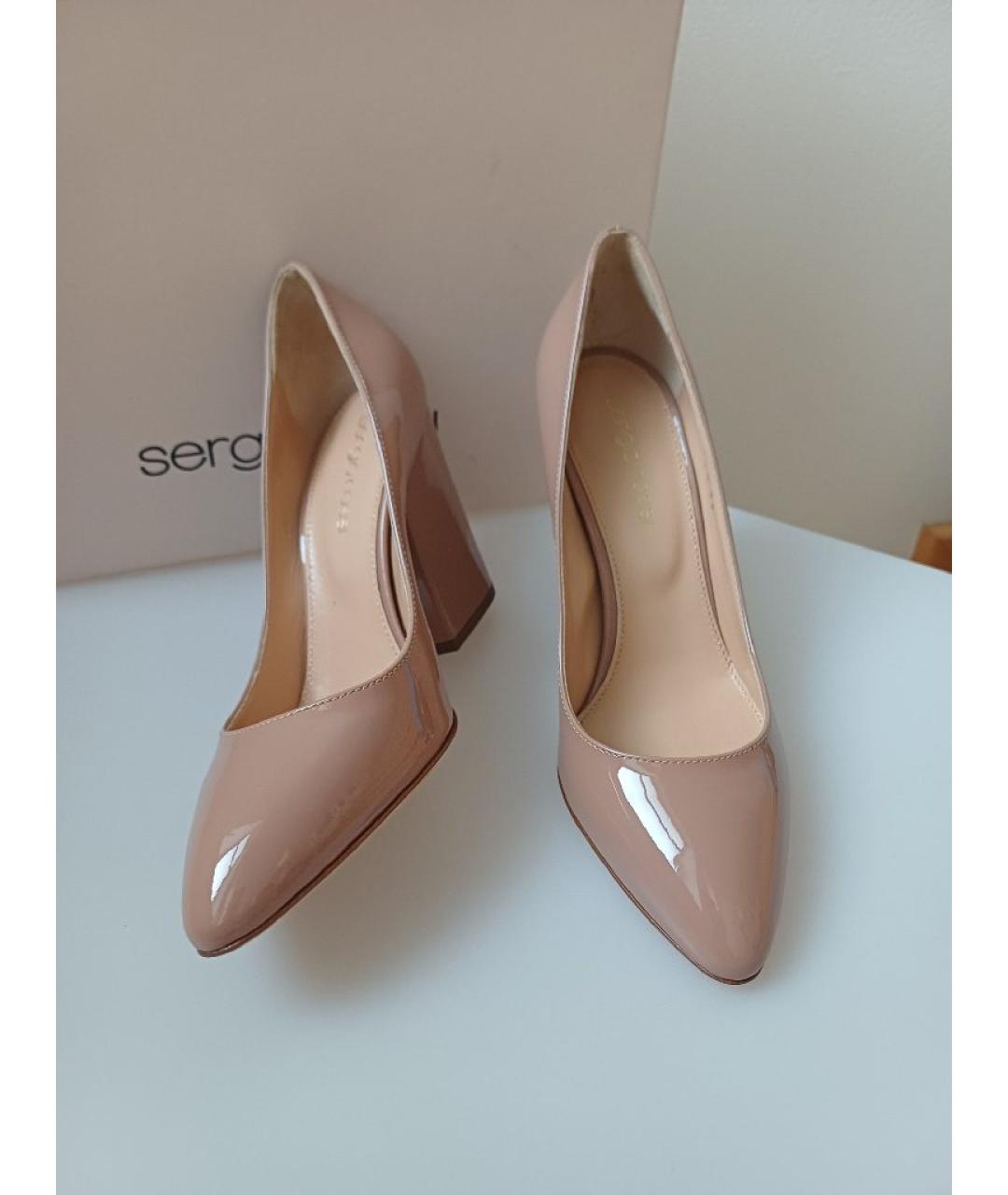 SERGIO ROSSI Бежевые туфли из лакированной кожи, фото 4