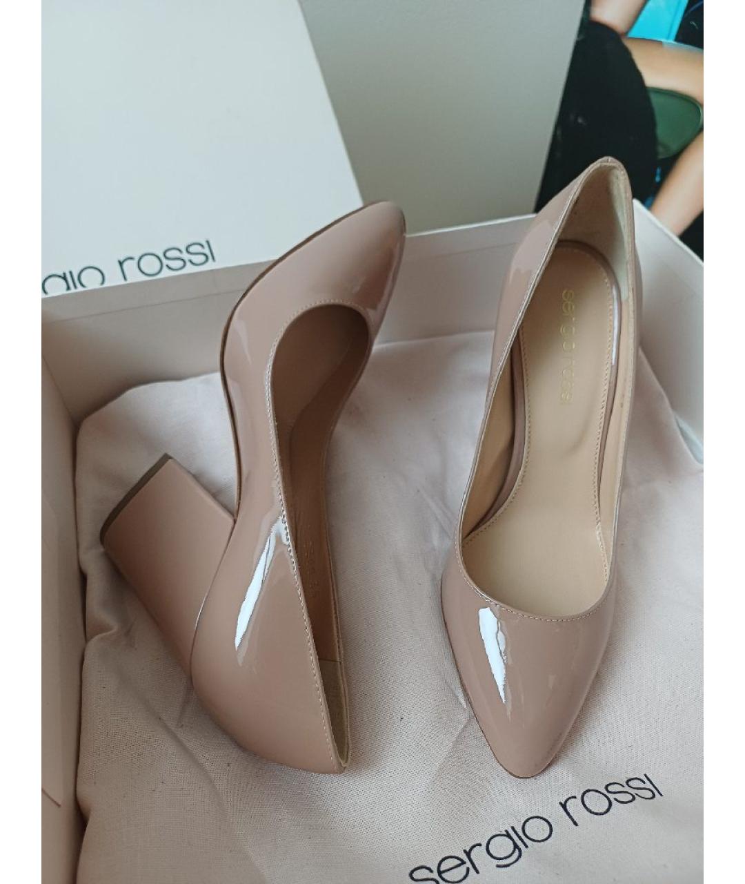 SERGIO ROSSI Бежевые туфли из лакированной кожи, фото 6