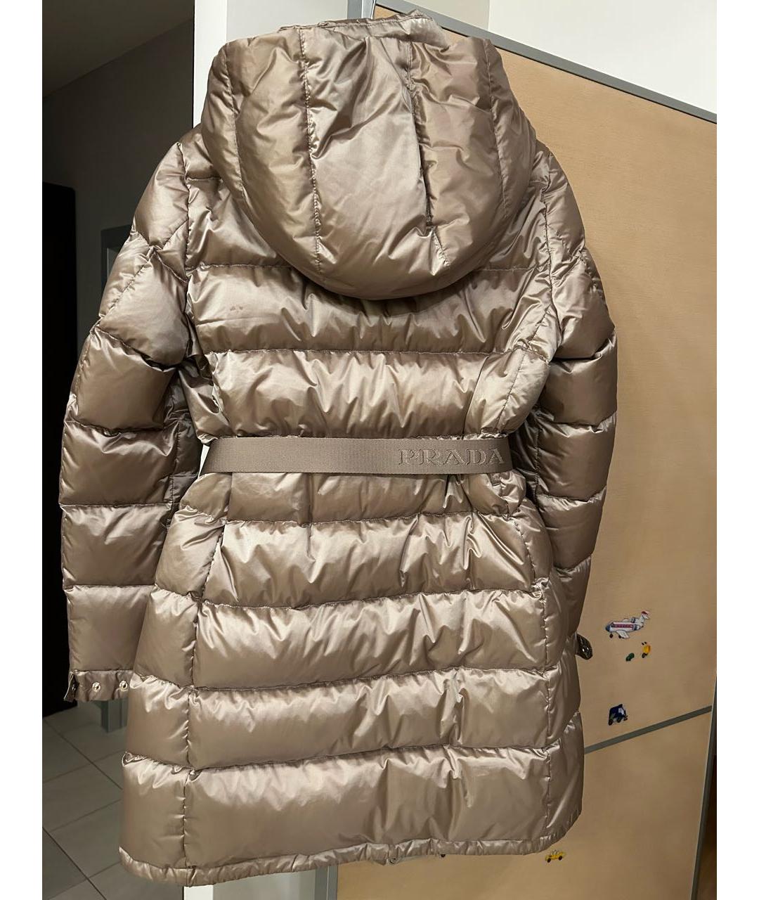 PRADA Бежевый полиэстеровый пуховик, фото 2