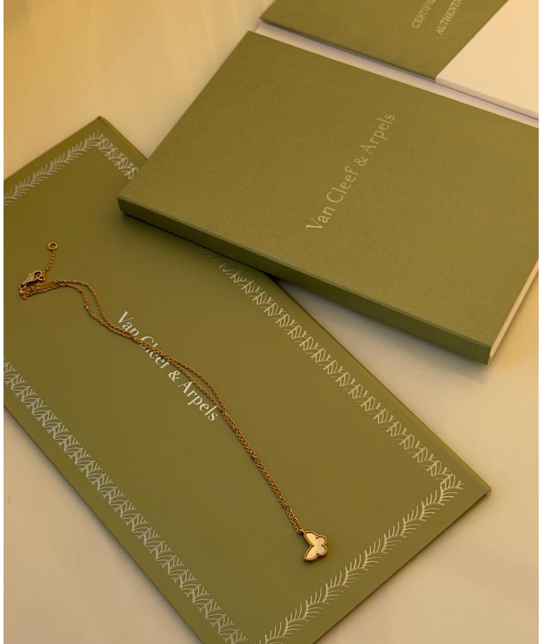 VAN CLEEF & ARPELS Белая подвеска из желтого золота, фото 3