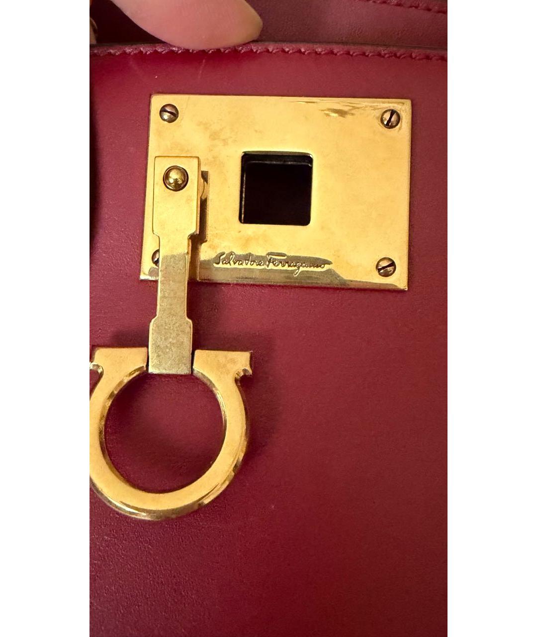 FERRAGAMO Бордовая кожаная сумка с короткими ручками, фото 5