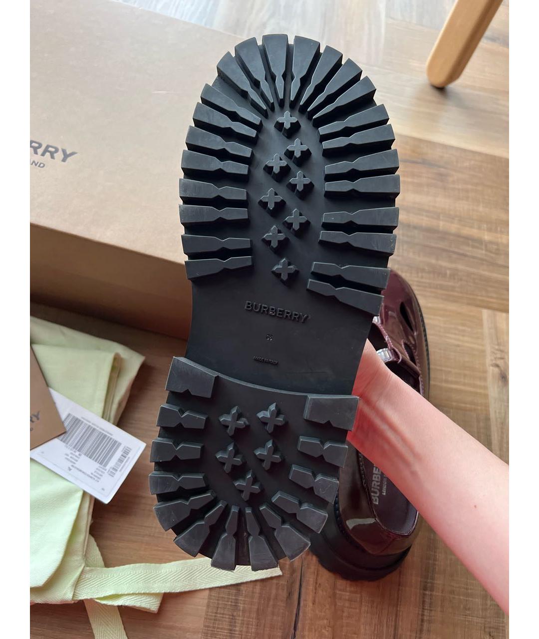 BURBERRY Бордовые туфли из лакированной кожи, фото 4