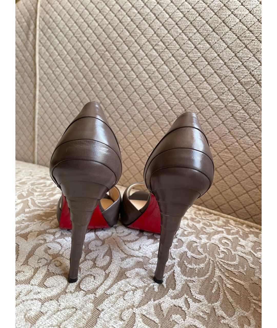 CHRISTIAN LOUBOUTIN Бежевые кожаные туфли, фото 3