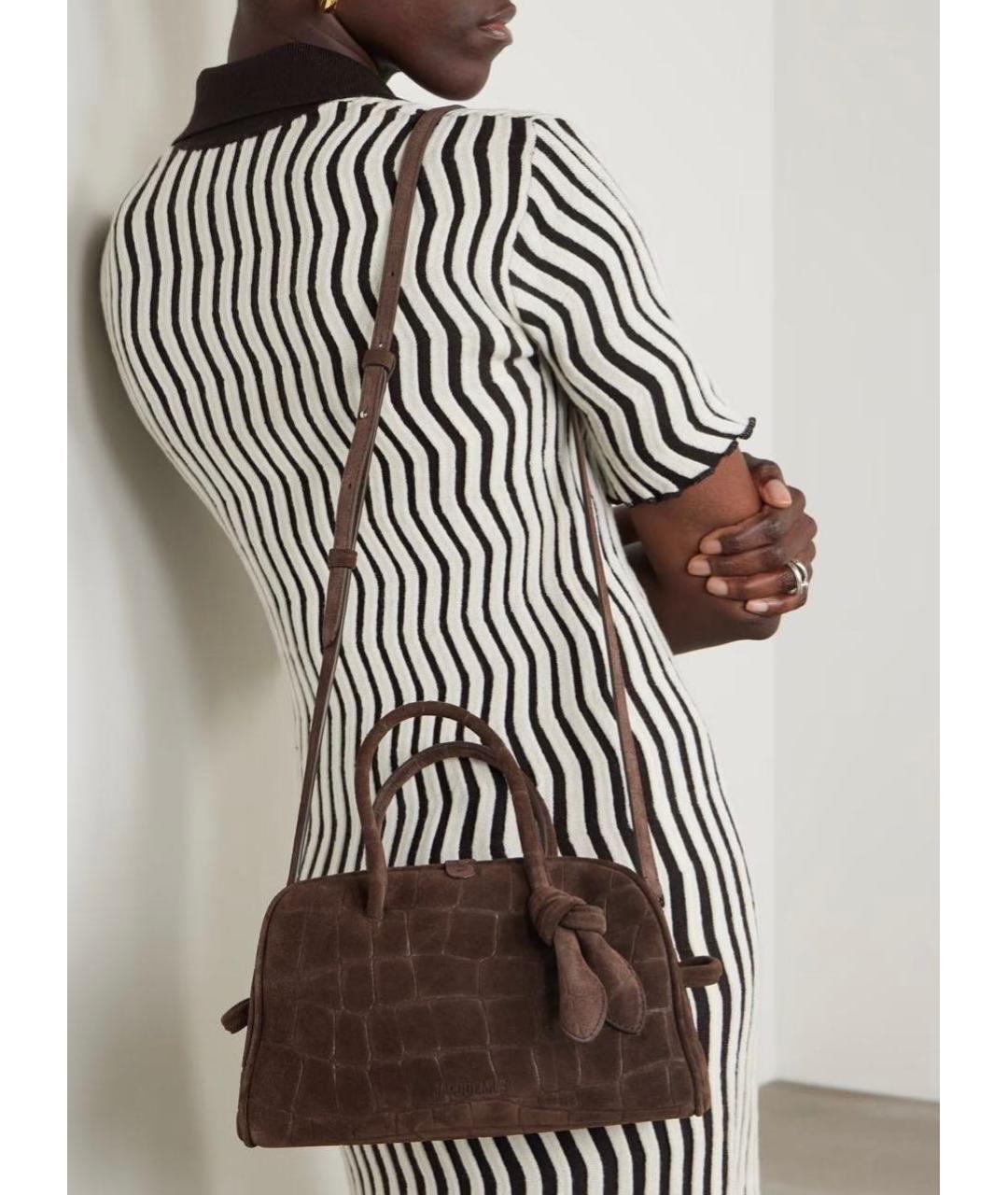 JACQUEMUS Коричневая замшевая сумка с короткими ручками, фото 8