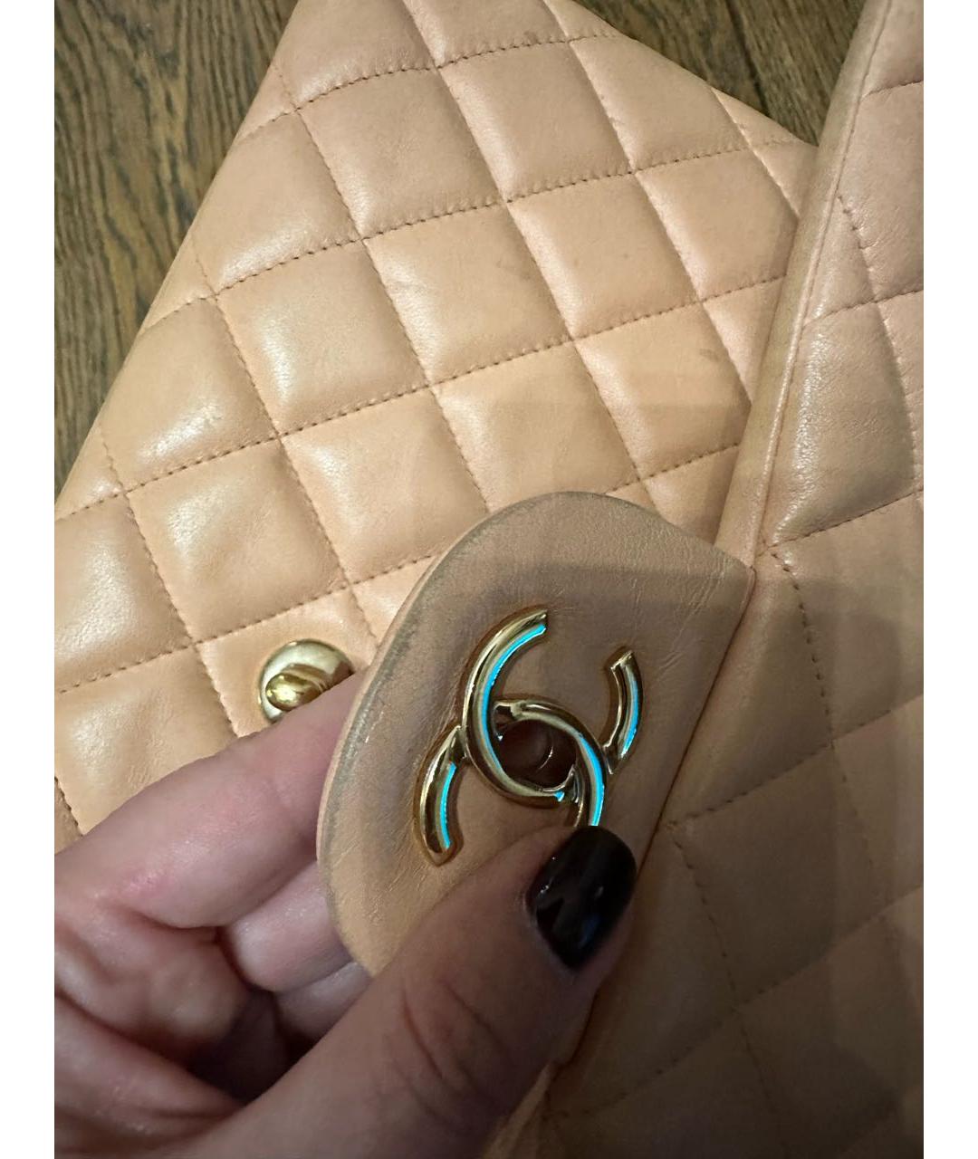 CHANEL Бежевая кожаная сумка с короткими ручками, фото 5