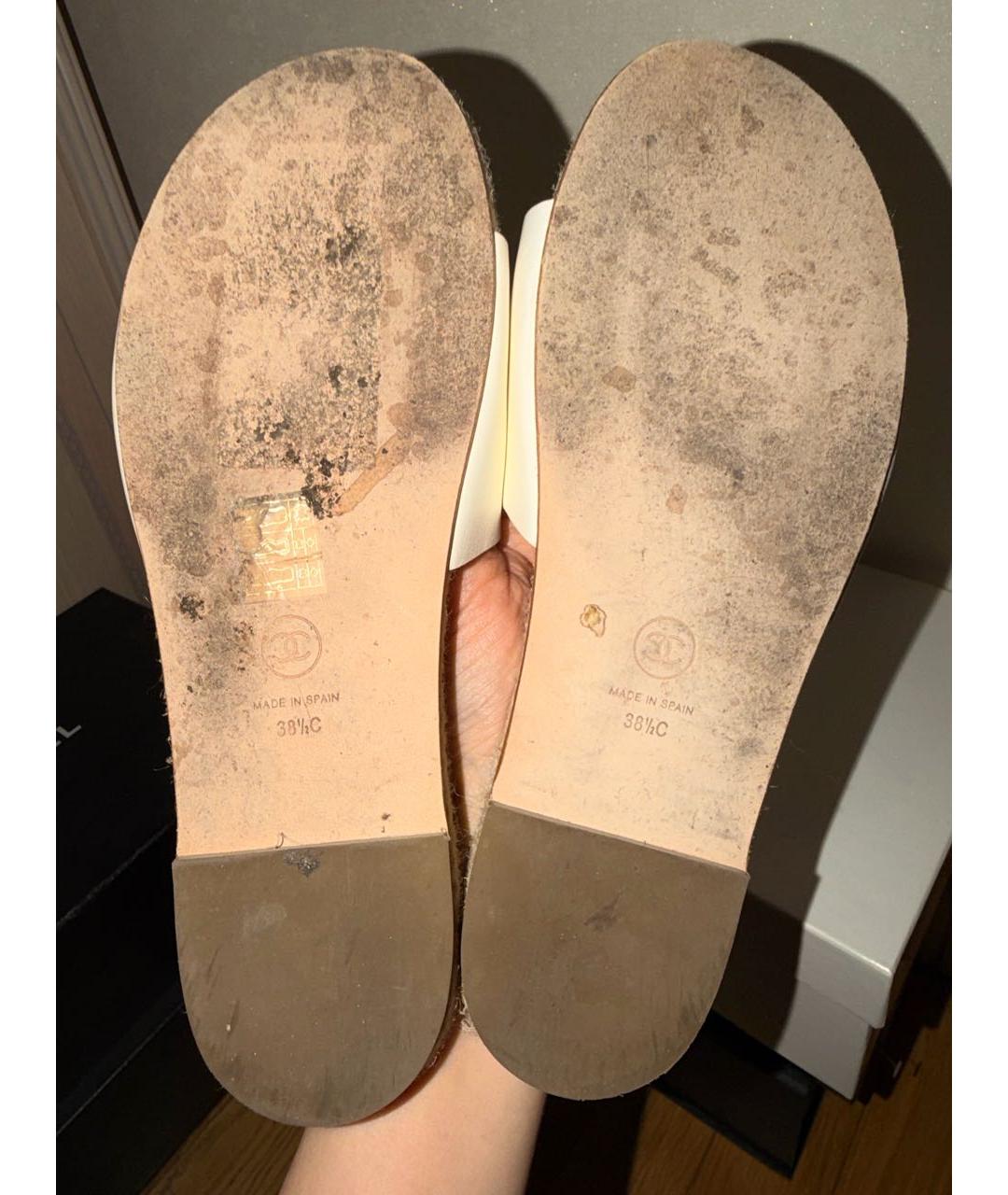 CHANEL Белые кожаные шлепанцы, фото 5