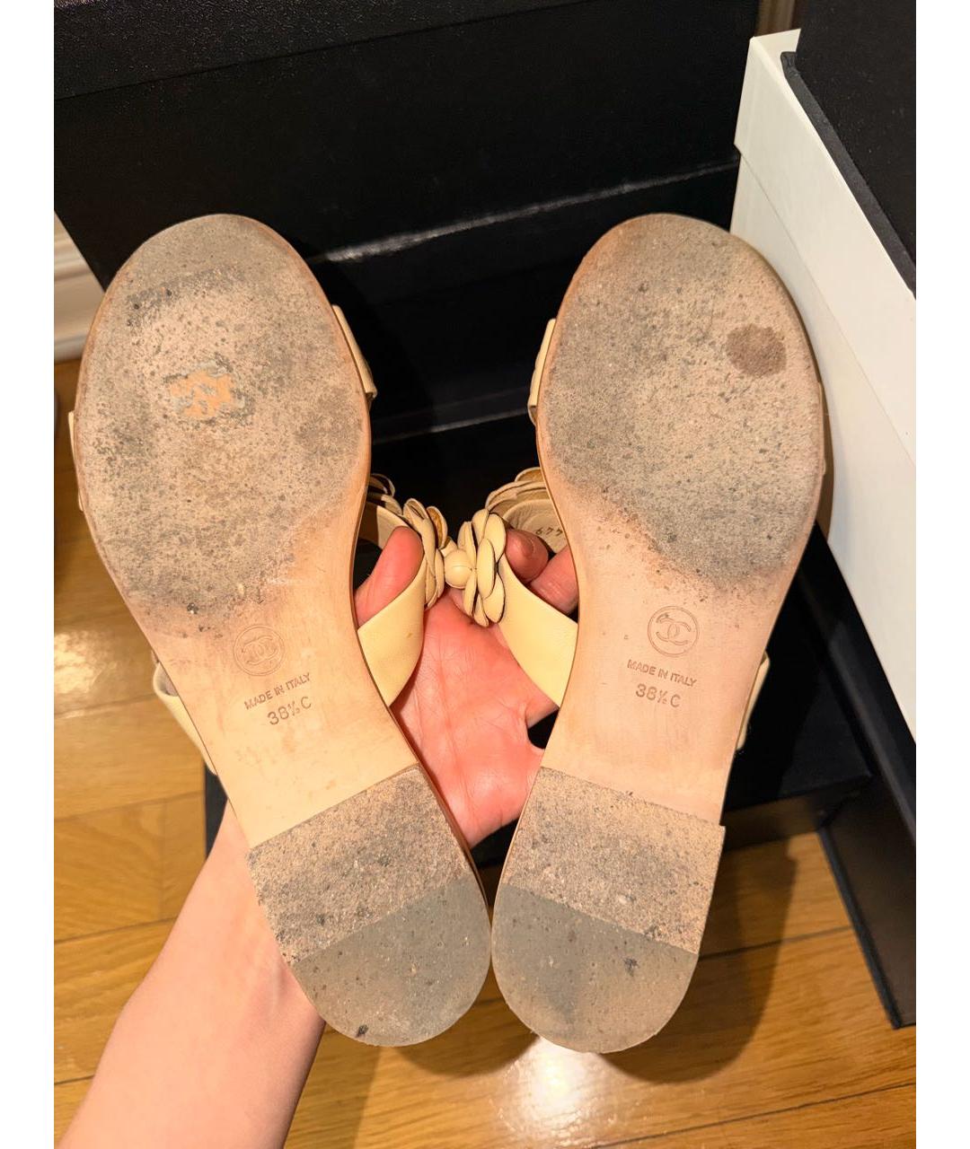 CHANEL Бежевые кожаные шлепанцы, фото 5