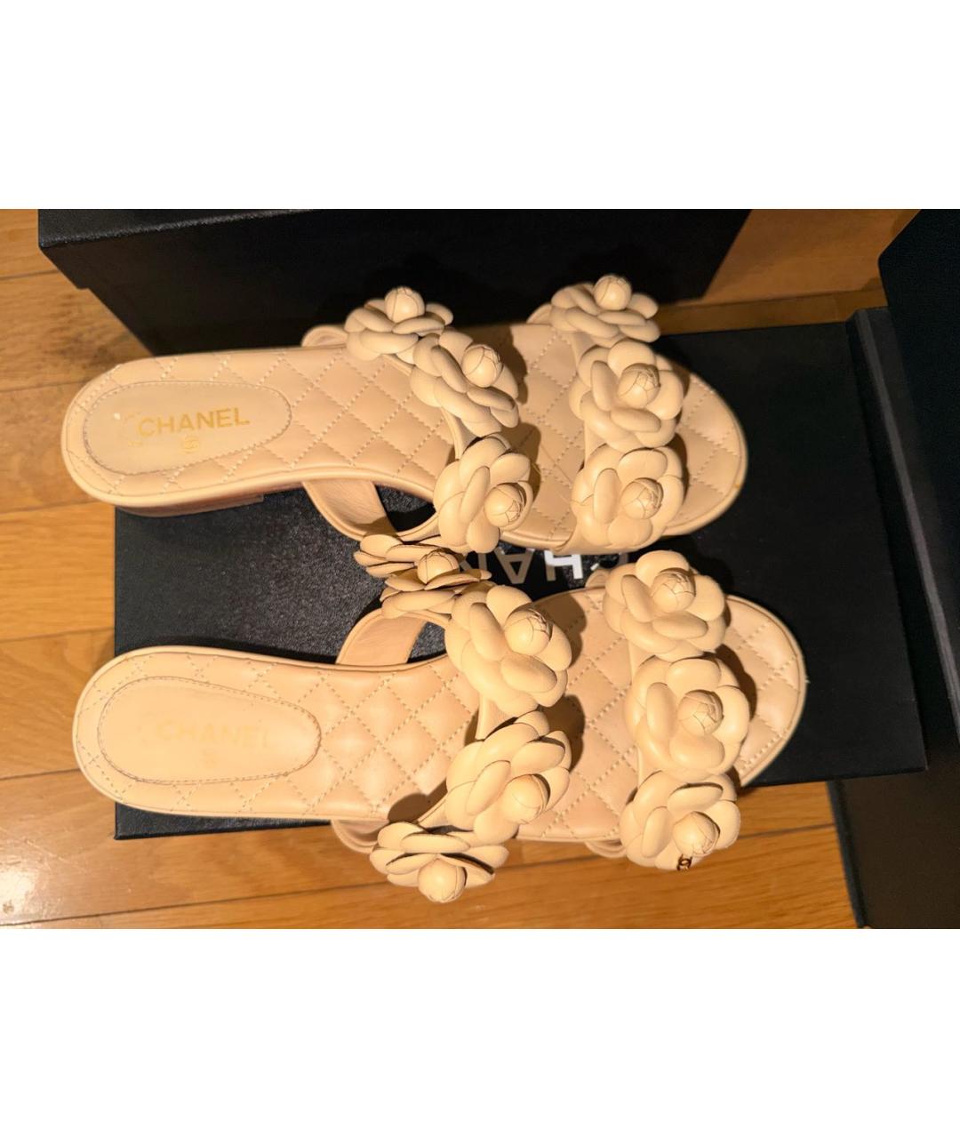 CHANEL Бежевые кожаные шлепанцы, фото 3