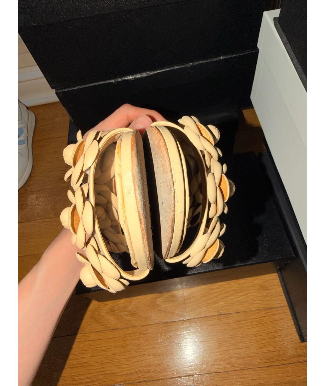 CHANEL Бежевые кожаные шлепанцы, фото 6