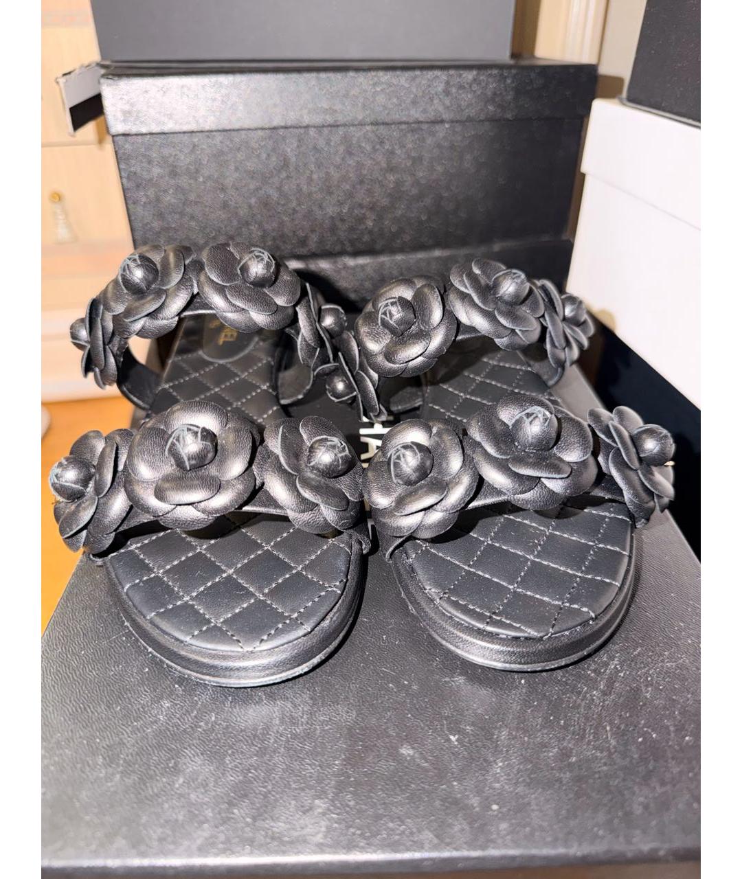 CHANEL Черные кожаные шлепанцы, фото 2