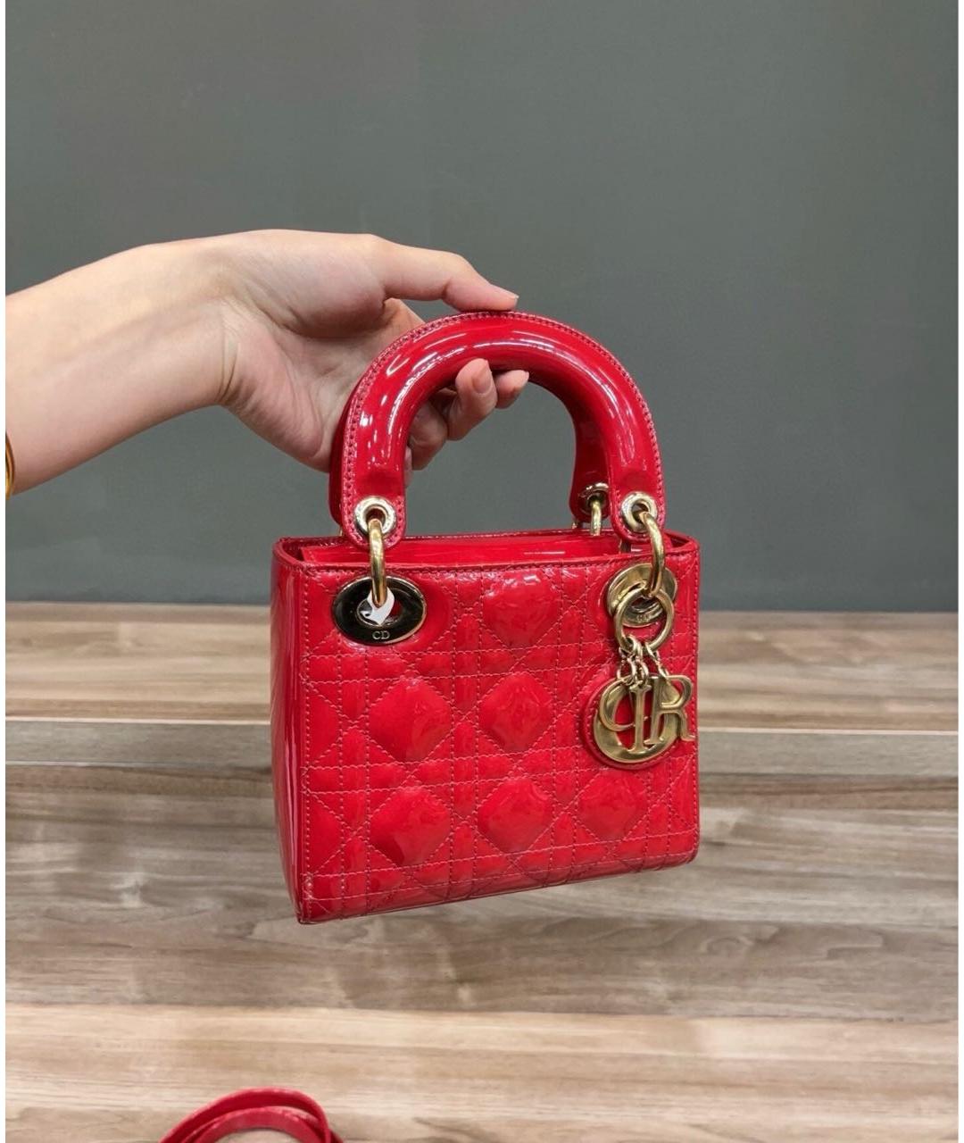 CHRISTIAN DIOR Красная сумка с короткими ручками из лакированной кожи, фото 3