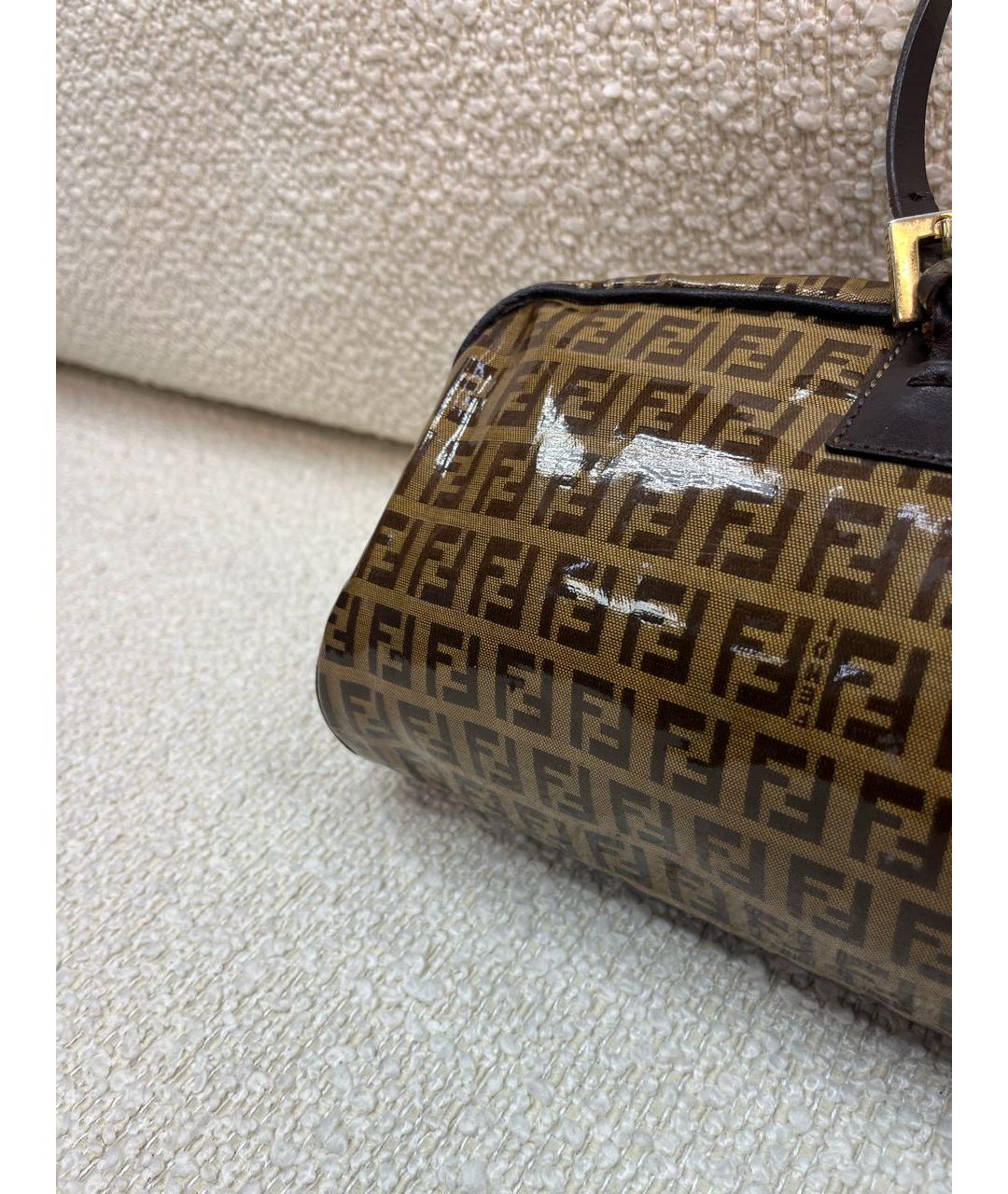 FENDI Коричневая сумка с короткими ручками из лакированной кожи, фото 6