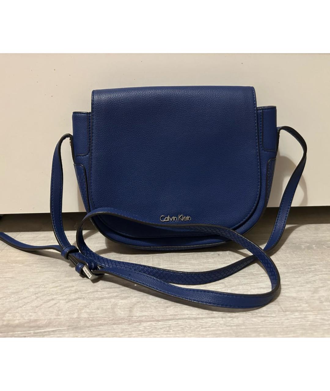 CALVIN KLEIN Темно-синяя сумка через плечо из искусственной кожи, фото 9