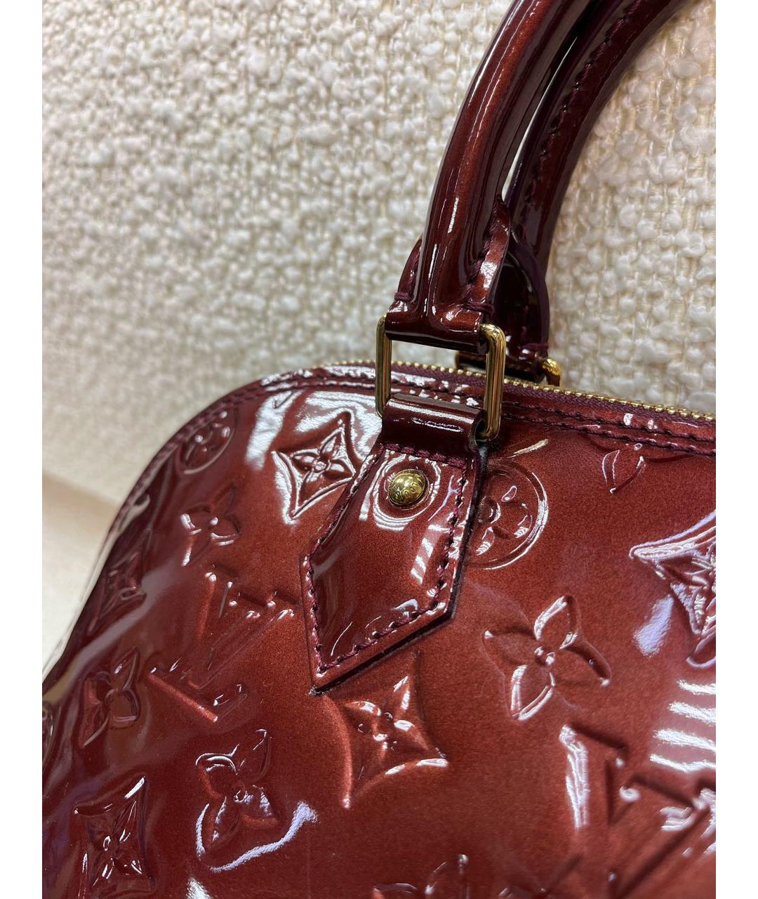 LOUIS VUITTON Бордовая сумка с короткими ручками из лакированной кожи, фото 8