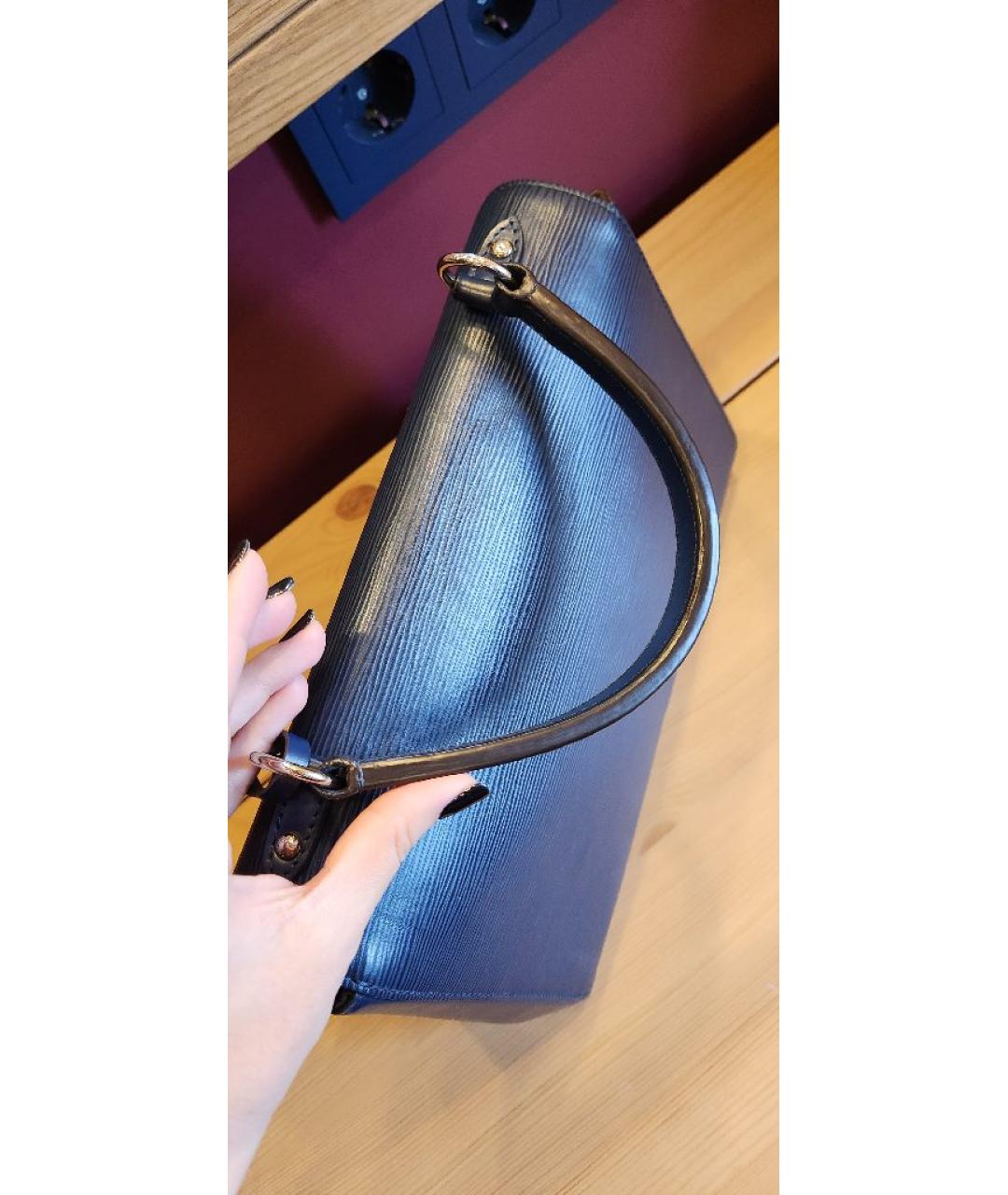 LOUIS VUITTON Темно-синяя кожаная сумка с короткими ручками, фото 4