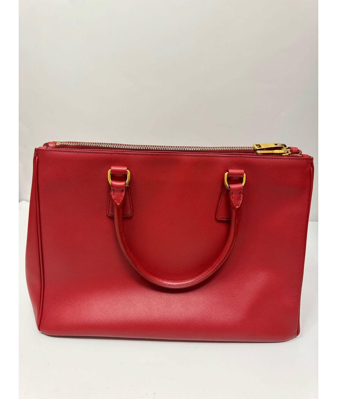 PRADA Красная кожаная сумка с короткими ручками, фото 3